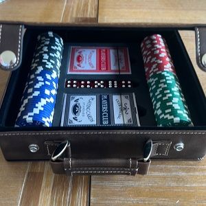 NWOT, Poker Set